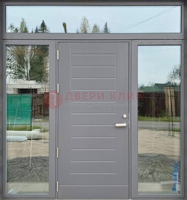 Серая стальная дверь с панелью МДФ и стеклянными фрамугами ДФГ-28 в Ярославле