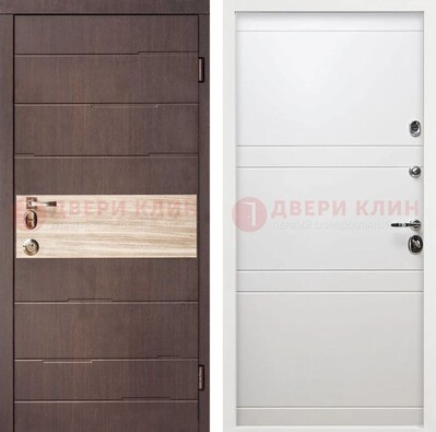 Коричневая стальная дверь с филенчатой МДФ в Белом цвете ДМ-306 в Красноармейске