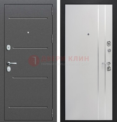 Серая железная дверь с порошковым напылением и МДФ с молдингами ДП-264 в Ярославле