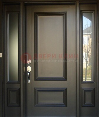 Парадная дверь с отделкой массив ДПР-65 в загородный дом в Ярославле