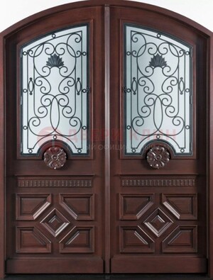 Арочная коричневая парадная дверь ДПР-66 в Ярославле
