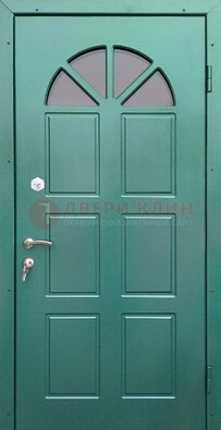 Зеленая стальная дверь со стеклом для дома ДС-28 в Ярославле