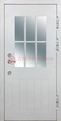 Белая уличная дверь со стеклом ДС-30 в Ярославле