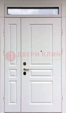Белая двухстворчатая металлическая дверь со стеклом ДС-63 в Ярославле