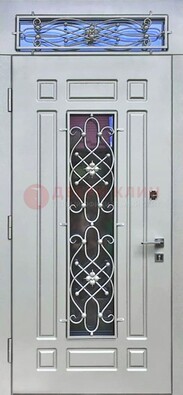 Белая железная дверь со стеклом и ковкой с верхней фрамугой ДСК-112 в Ярославле