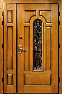 Распашная металлическая дверь со стеклом и ковкой для дома ДСК-152 в Ярославле