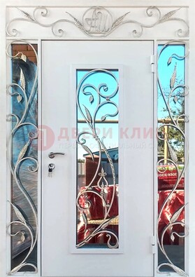 Белая входная дверь порошок со стеклом и ковкой ДСК-165 в Ярославле