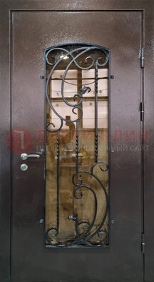 Металлическая дверь со стеклом и ковкой ДСК-95 для магазина в Ярославле