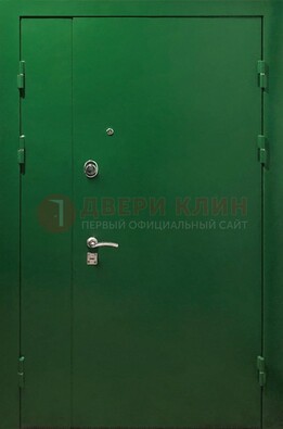Зеленая распашная тамбурная дверь Порошок ДТМ-47 в Ярославле