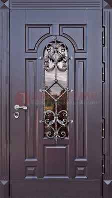 Темная уличная дверь с виноритом и стеклом с ковкой ДВТ-164 в Ярославле