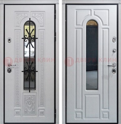 Белая стальная дверь с виноритом и ковкой снаружи ДВТ-197 в Ярославле