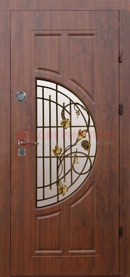 Стальная коричневая дверь с виноритом и ковкой ДВТ-82 в Ярославле
