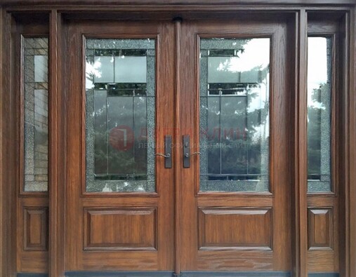 Распашная стальная дверь с массивом с витражом и фрамугами ВЖ-21 в Ярославле
