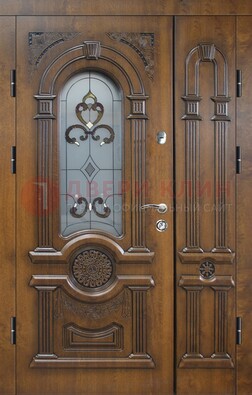 Коричневая двухстворчатая железная дверь с МДФ и витражом ВЖ-32 в Ярославле